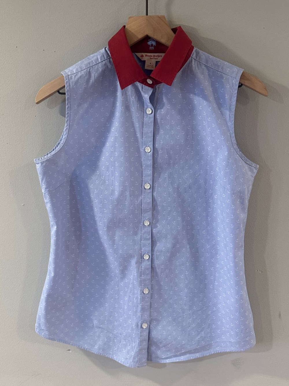 Brooks Brothers Sleeveless Button-Up Shirt with Anchor Print/Red Contrast Collar
